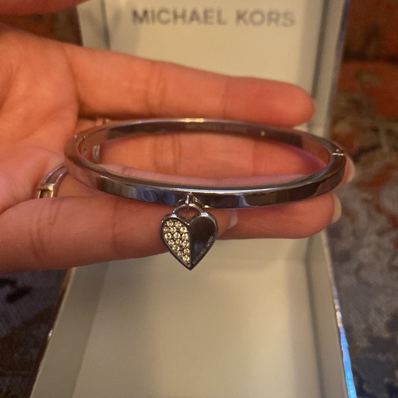 MICHAEL Michael Kors Jewelry - Pre owned MICHAEL KORS Silver Bangle Bracelet Heart NO Earrings MKJ5938040